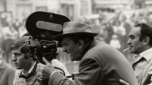 Luchino Visconti dirigiendo la adaptación