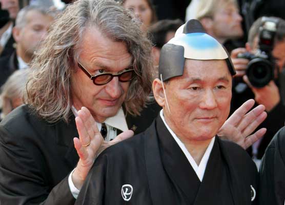 Bajo los hombros de Kitano. Foto tomada de: