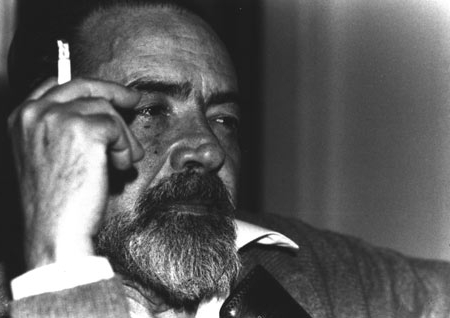 “La eternidad ignora las costumbres, le da lo mismo rojo que azul tierno, se inclina al gris, al humo, a la ceniza”. | Foto tomada de: http://www.ellugareno.com/2013/09/cronica-mi-eliseo-diego-personal-por.html