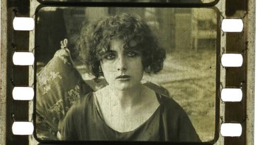 Francesca Bertini: “Cómo llevar a las palabras la sensación, el roce de tu mano por vez primera entre la mía”. | Foto: www.liquida.it