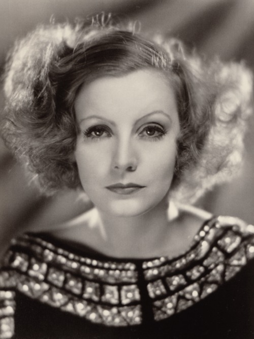 Greta Garbo: “Por ti no pasa nunca el tiempo”. | Foto: www.gossipsquare.com