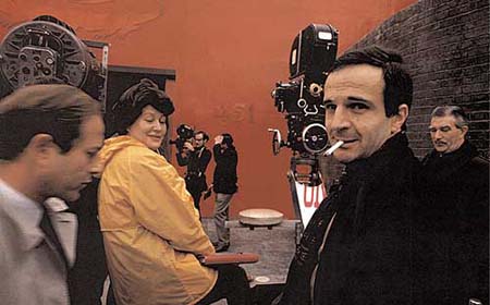 “Habitualmente mis temas de las películas están alejados de las modas; toco temas en los que nadie piensa”. | Foto tomada de: http://www.bfi.org.uk/news-opinion/sight-sound-magazine/interviews/looking-rubber-duck-nicolas-roeg-fran-ois-truffaut