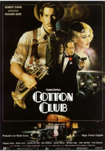 William Kennedy, Francis F. Coppola y Mario Puzo escribieron el guión. Evocan una época concreta (fin de los 20 y principio de los 30) en Harlem (Nueva York), a través del Cotton Club, local donde se reunieron personajes como Charles Chaplin, James Cagney, Gloria Swanson y Duke Ellington.