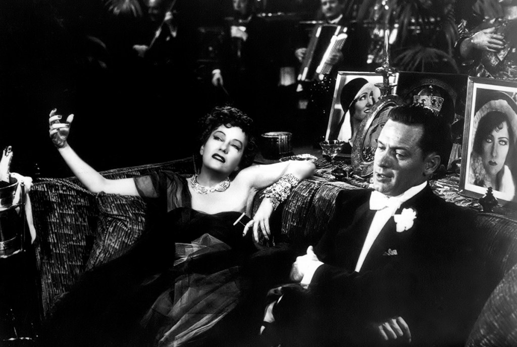 Hitchcock le mandó un telegrama a Wilder que decía: Las dos palabras más importantes en el mundo del cine son Billy Wilder.