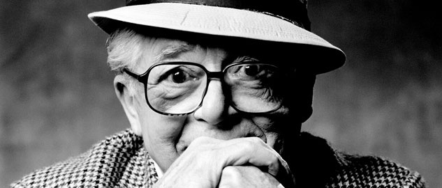 Billy Wilder nació en Sucha (Austria-Hungría), el 22 de Julio de 1906 e inicio su carrera en Hollywood como guionista; los primeros tiempos fueron difíciles pero excitantes.