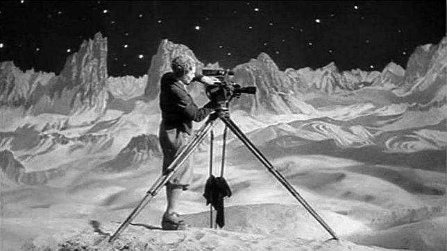 La mujer en la luna es la última película muda que realizó Fritz Lang y también la película de ciencia-ficción más verosímil que se había planteado hasta la época.