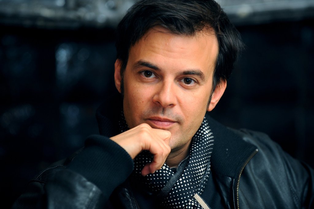 «En el caso de las adaptaciones es básico no tener nunca miedo a traicionar la obra. Es importante buscar lo que a cada uno le gusta, hacerlo suyo, y a partir de aquí, crear».