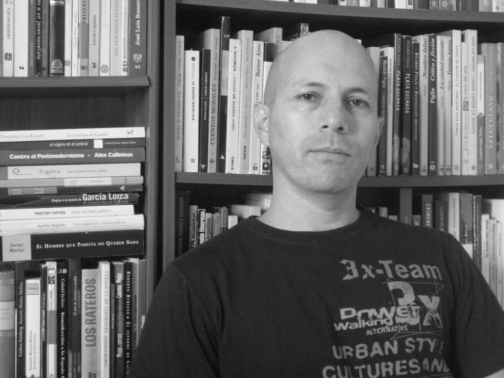 El escritor Rigoberto Gil Montoya.