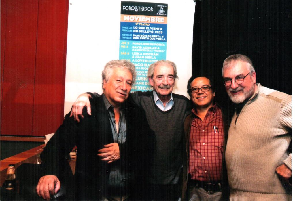 De izquierda a derecha los poetas: Juan Manuel Roca, Juan Gelman, José Ágel Leyva y Antonio Deltoro. Foto: Pascual Borzelli.