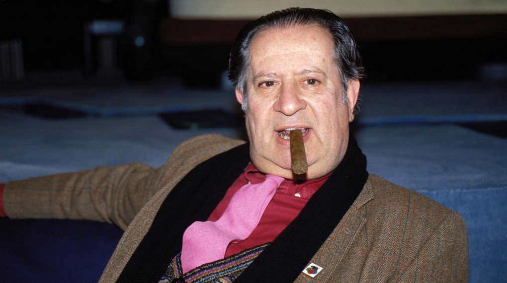 Contradictorio y de culto, escandaloso pionero del erotismo, Tinto Brass es el rey de la lascivia fílmica, el mirón por excelencia, el Maestro del Cine Erótico.
