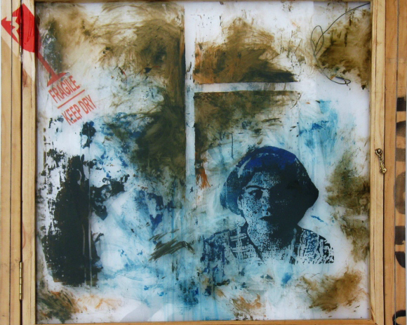Autor: Omar Moreno Título: Anima Fragile 4 Medidas: 80 cm X 80 cm Técnica: Mixta sobre guacal y vidrio de seguridad.