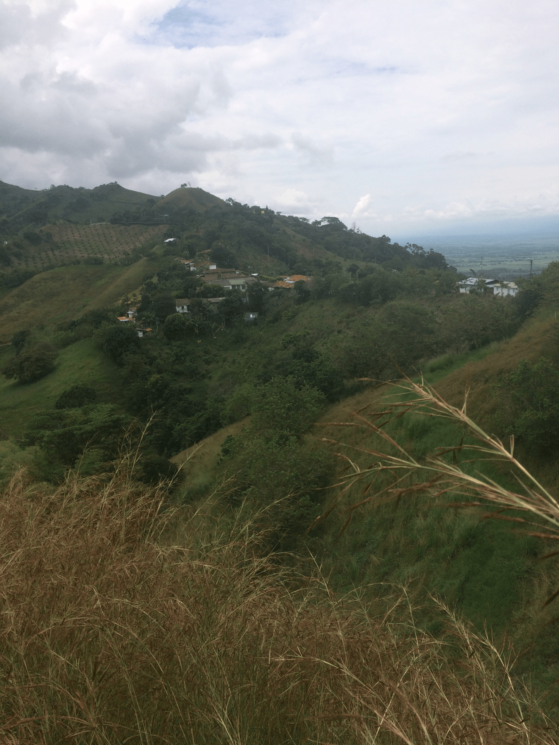 Modín desde la montaña. Foto por Robert Julio Grajales Agudelo.png